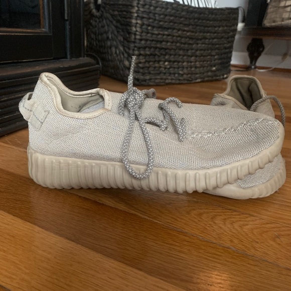 Shoes - Picture 4 of 4